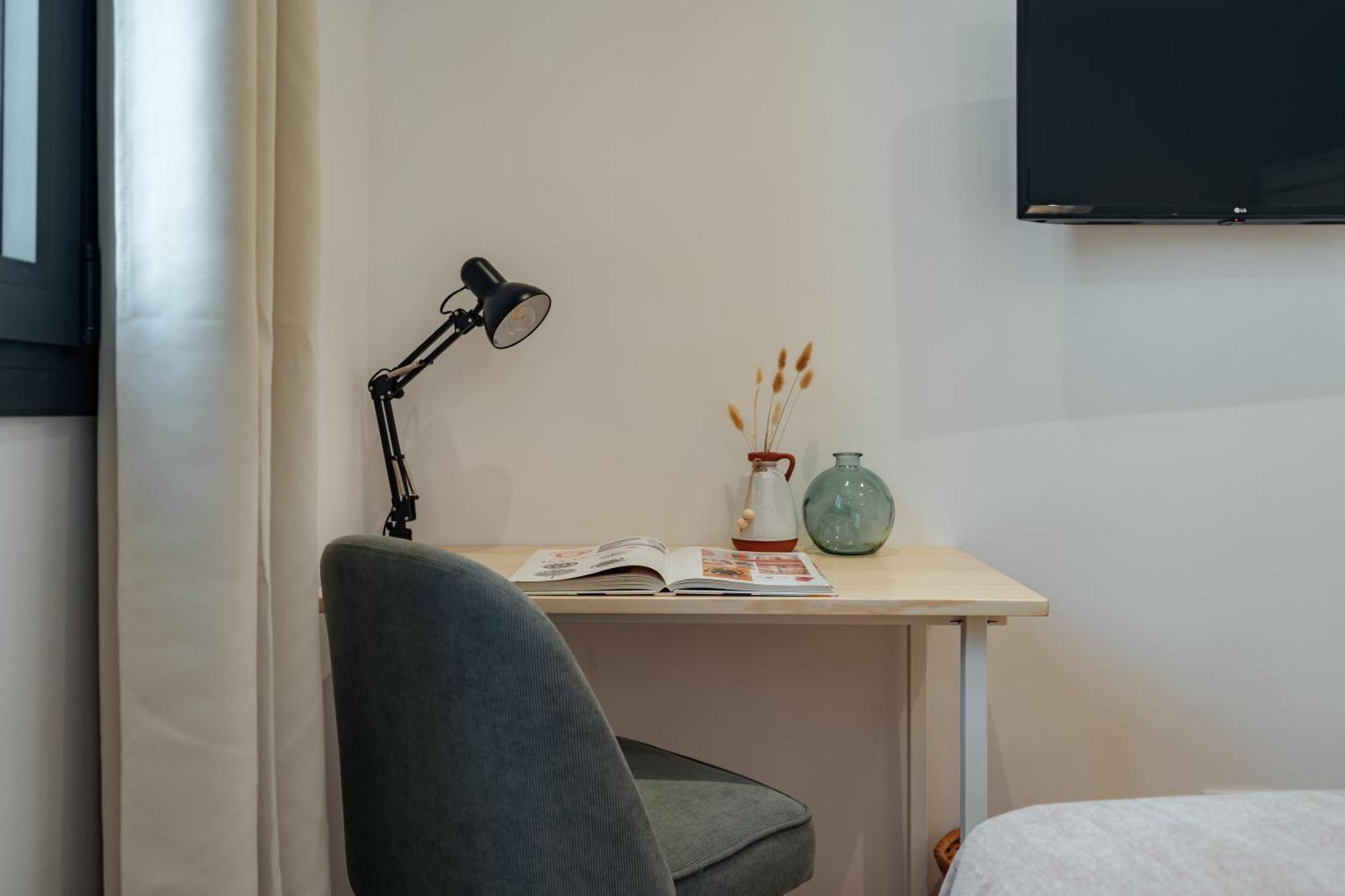 Casa Faro - 2 Bedroom In Gracia * Barcelona